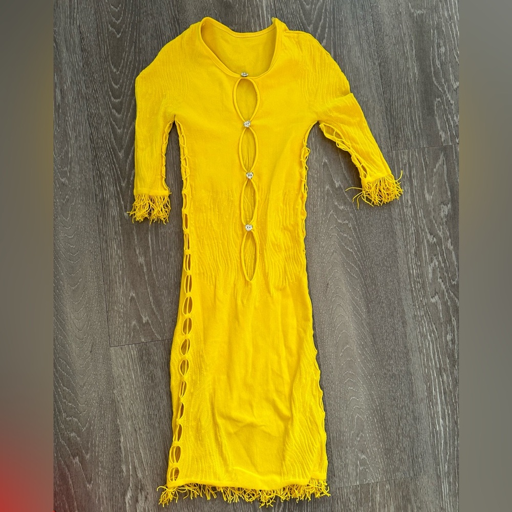 Yellow poster girl dress